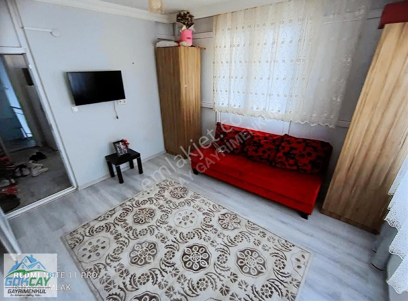 Uşak Merkez Ünalan Satılık Daire SATILIK 2+0 EŞYALI APART STADYUM KARŞI ARALIĞINDA 8000 TL KİRACILI