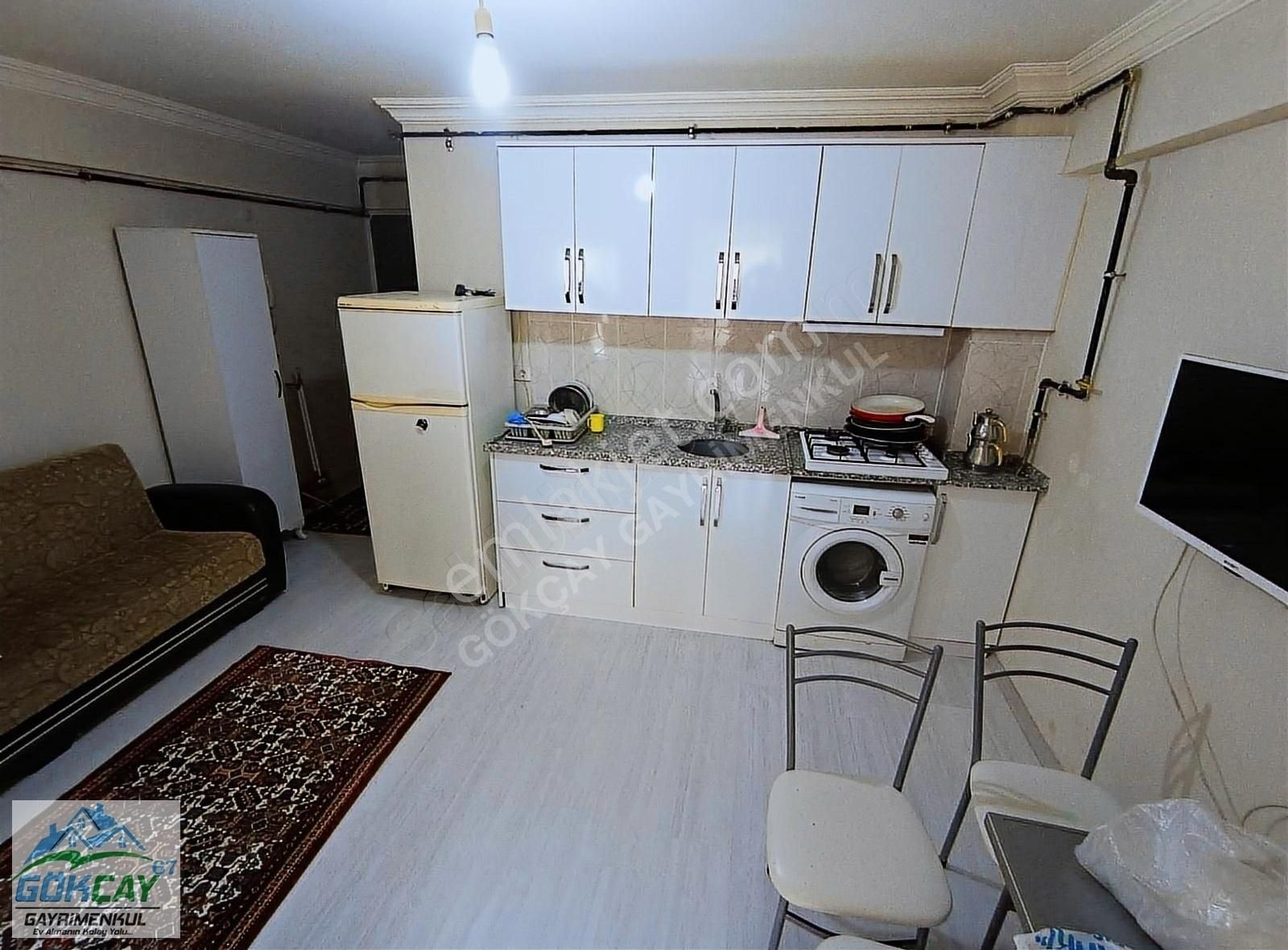 Uşak Merkez Ünalan Kiralık Daire Gökçay dan kiralık Uşak Merkez 2+0 eşyalı balkonlu arakat apart