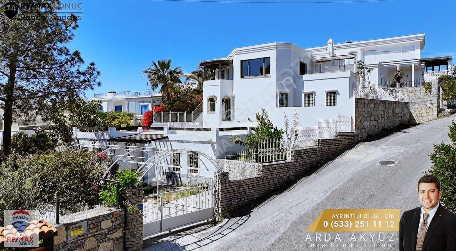 Bodrum Eskiçeşme Satılık Villa Bodrum Merkezde Deniz Şehir & Kale Manzaralı 4+1 ve 2+1 Villa %