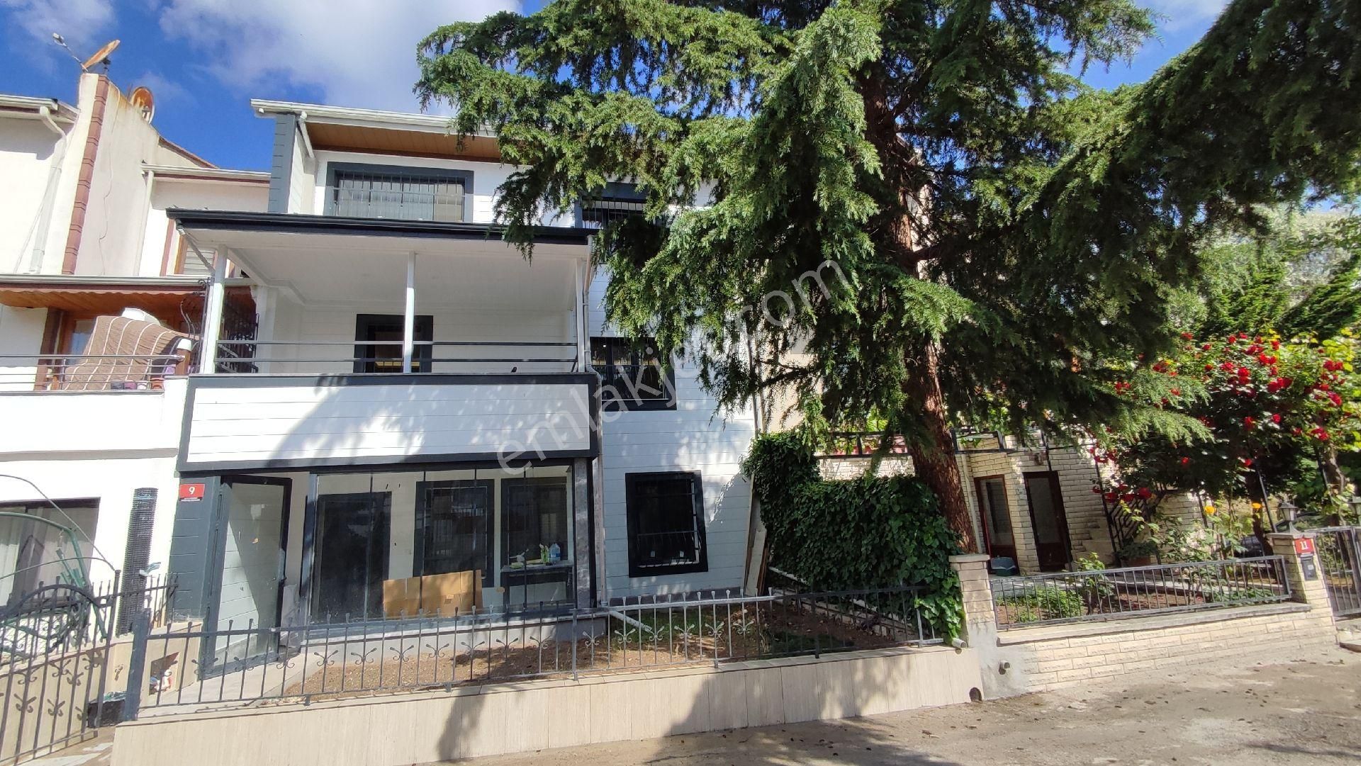 Yenimahalle Kardelen Satılık Villa Batıkent Kardelen 6 + 2 yapılı lüks satılık villa
