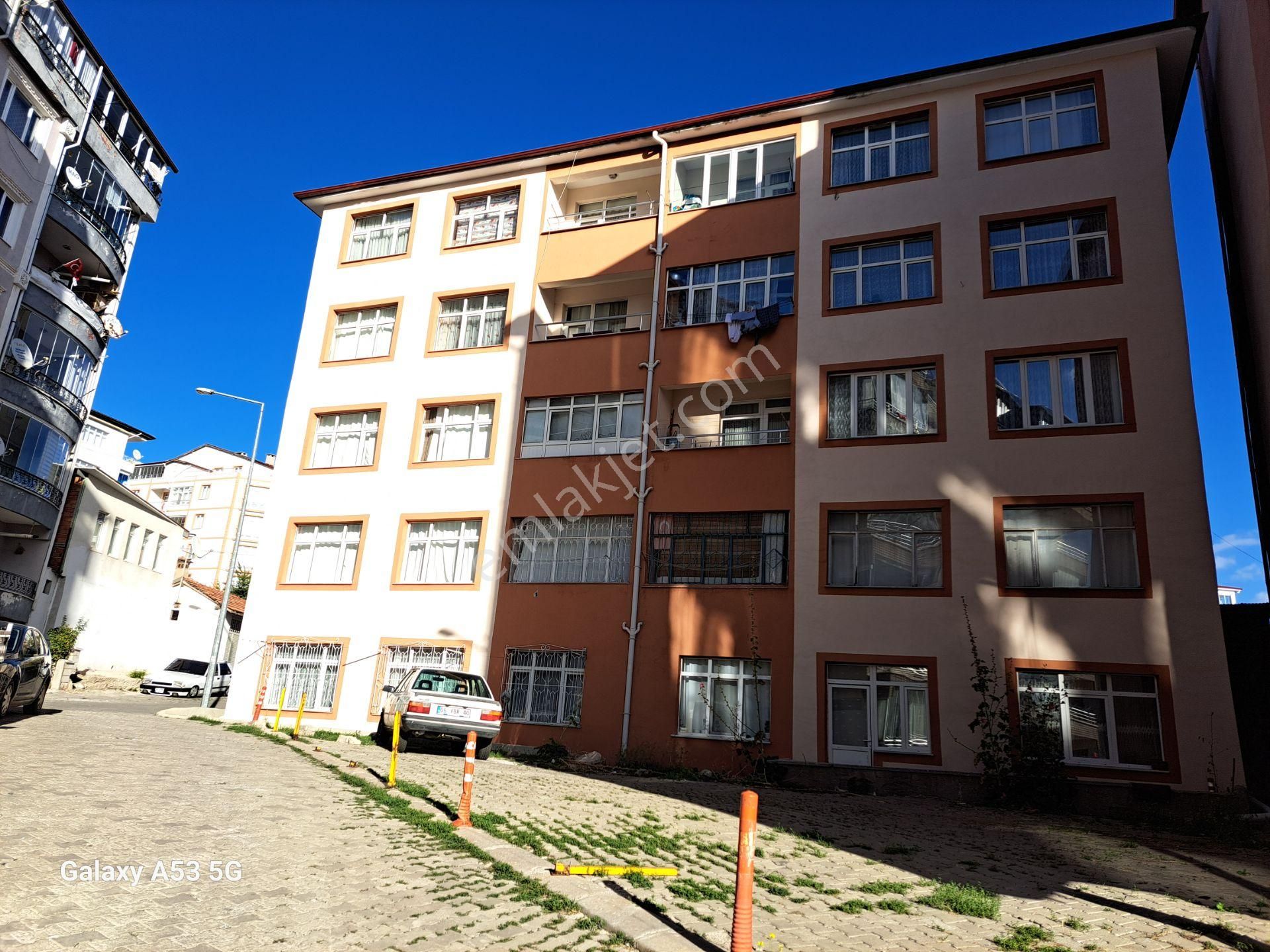 Yozgat Merkez Aşağınohutlu Satılık Daire  YOZGAT AŞAĞI NOHUTLU MAHALLESİ 3+1 SATILIK DAİRE