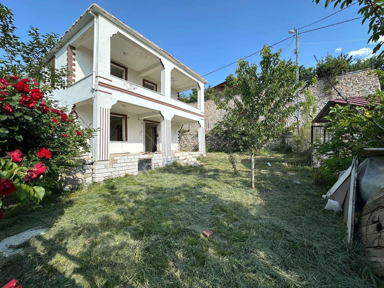 Yeşilyurt Gündüzbey Satılık Villa İmarlı  CB SAFİR'den GÜNDÜZBEY de VİLLA İMARLI 723 m2 SATILIK ARSA