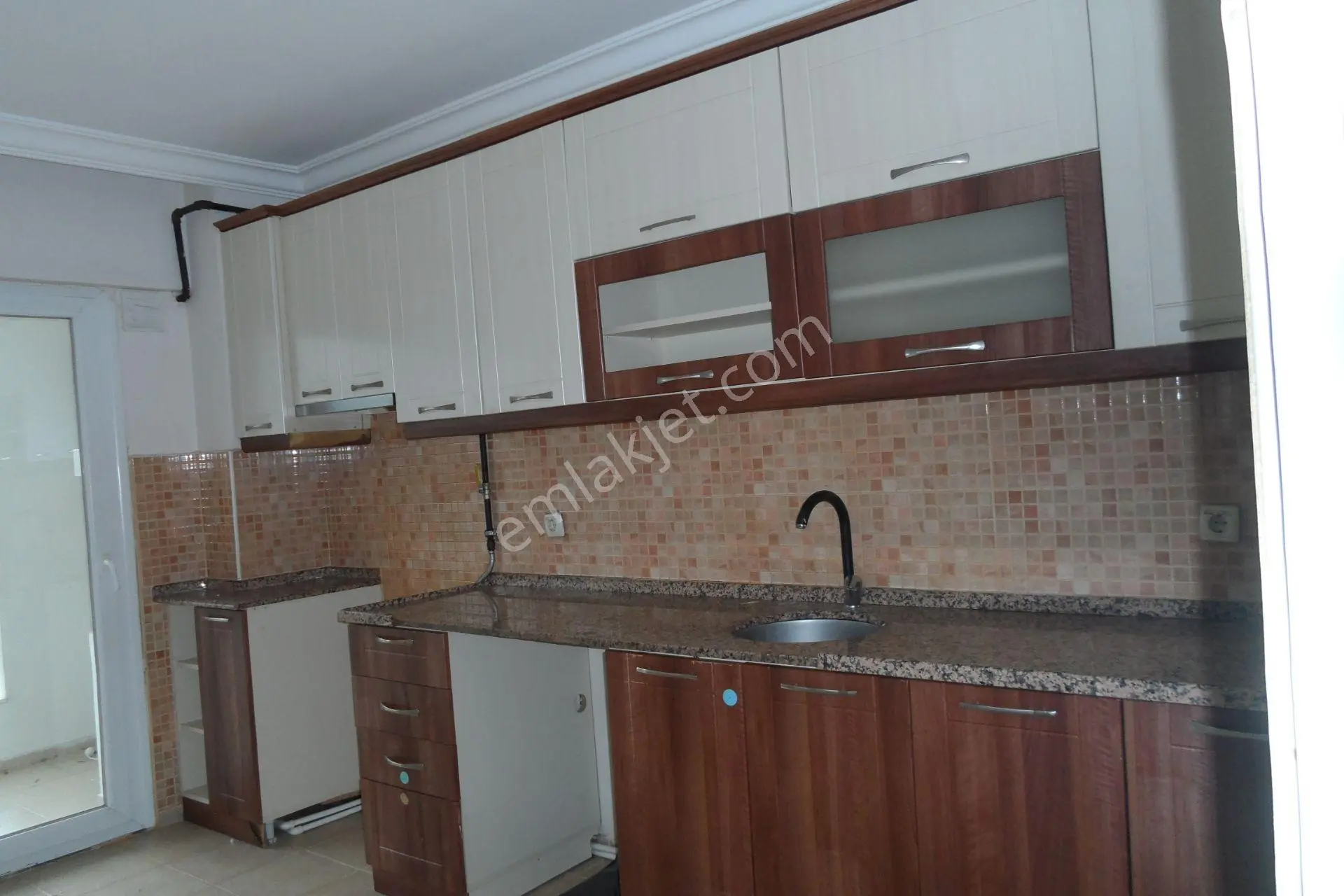 Egeturemlaktan Narlideren Dağ Ve Denizmanzaralı Site İçi .kiralık.3+1.daire