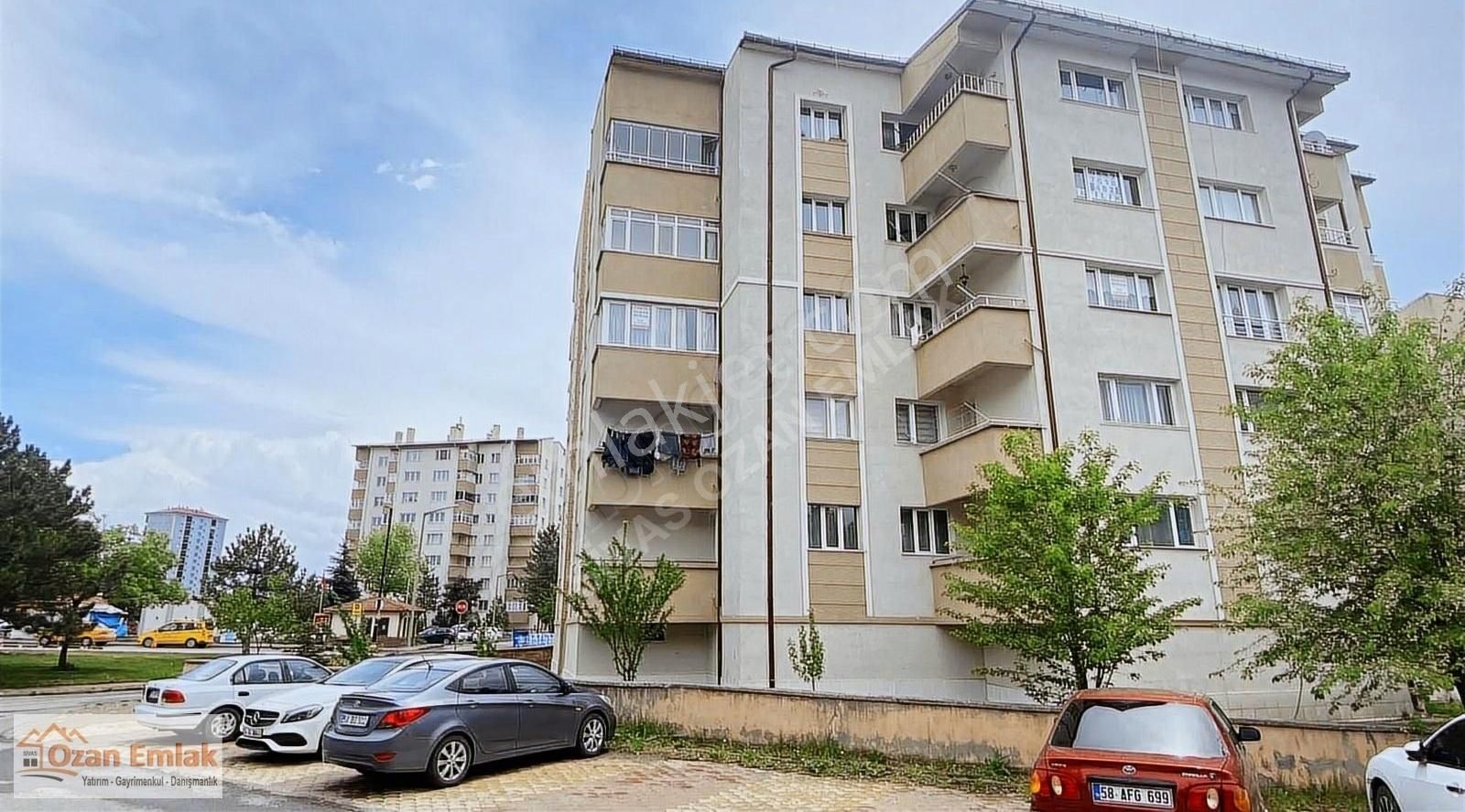 Sivas Merkez Yenişehir Satılık Daire SİVAS OZAN EMLAK'tan YENİŞEHİR'de SATILIK 3+1 TEMİZ YAPILI DAİRE