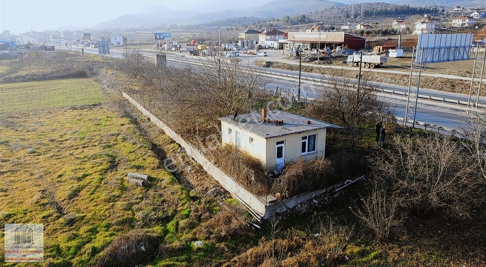 Pamukova Gökgöz Satılık Müstakil Ev TİCARİ FALİYETLERE UYGUN ANAYOLA CEPHE 992M2 İMARLI ARSA VE EV