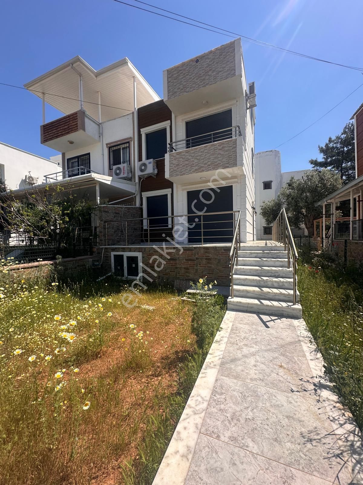 Didim Akbük Satılık Villa  REMAX ZÜMRÜT'TEN DENİZ VE DOĞA MANZARALI 3+1 EŞYALI SATILIK VİLLA