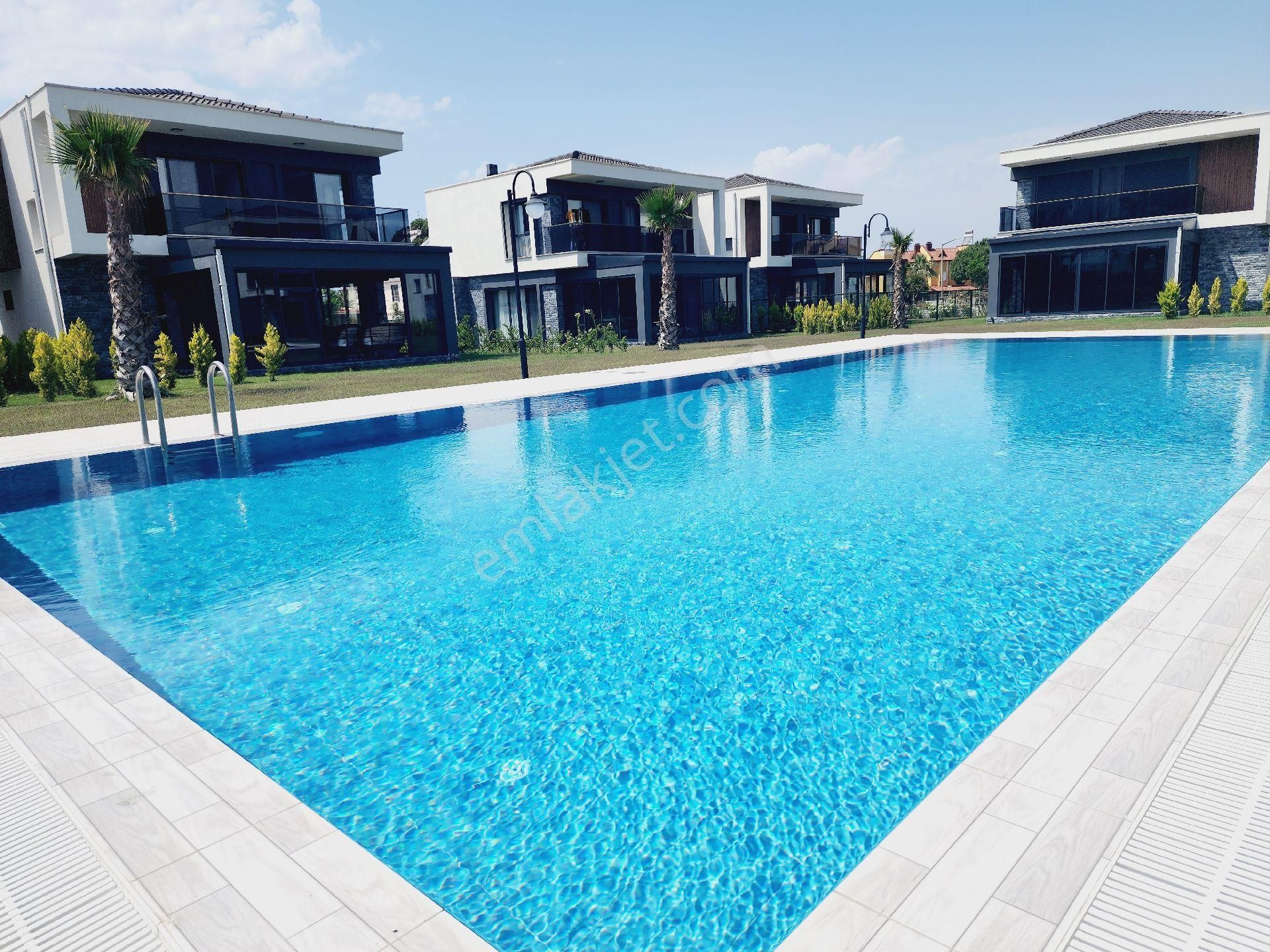 Kuşadası Soğucak Satılık Villa Kuşadası sagucak plajına 300 metre acil sıfır villa