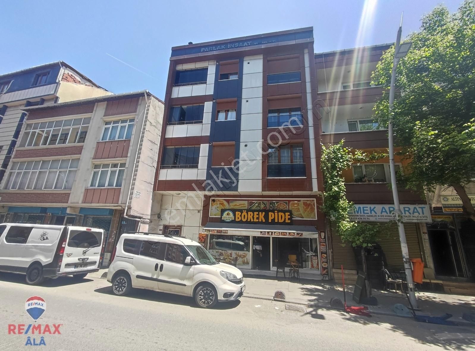 Sultangazi Uğur Mumcu Satılık Dükkan & Mağaza RE/MAX ENES AKAY'DAN ORHANGAZİ CADDESİNDE SATILIK 3 KATLI DÜKKAN