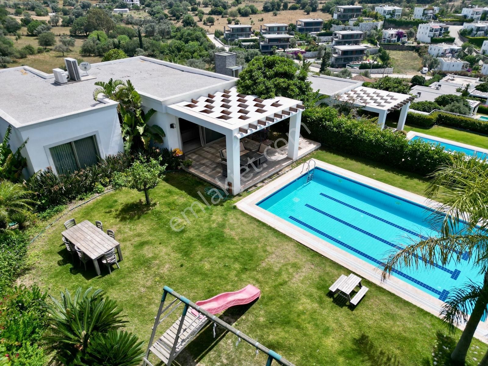 Bodrum Yalıkavak Satılık Villa  Yalıkavak Merkezde Satılık Site İçerisinde Tam Müstakil Villa