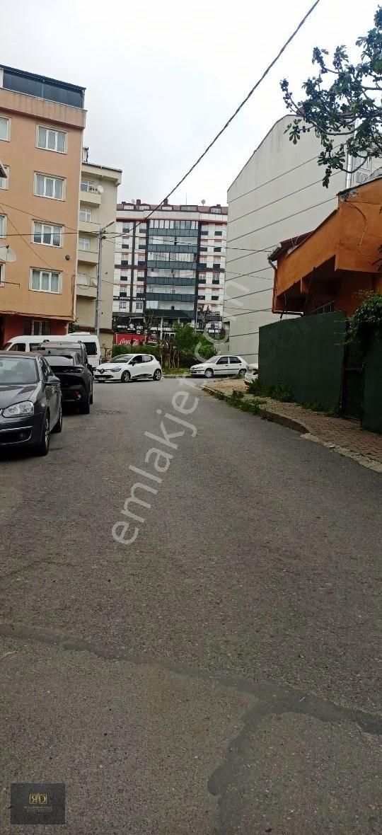 Arnavutköy Arnavutköy Merkez Satılık Daire ARNAVUTKÖY MERKEZ'DE AVLU AVM YANI SATILIK 2+1 DAİRE