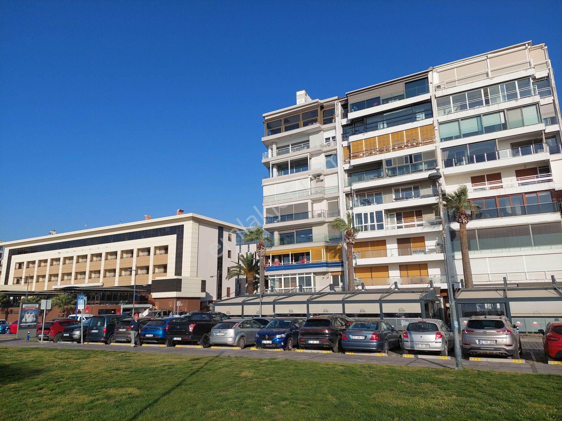 Sahibinden Kordon Deniz Manzaralı 3 Cepheli Tadilatlı 160 M2 4+1
