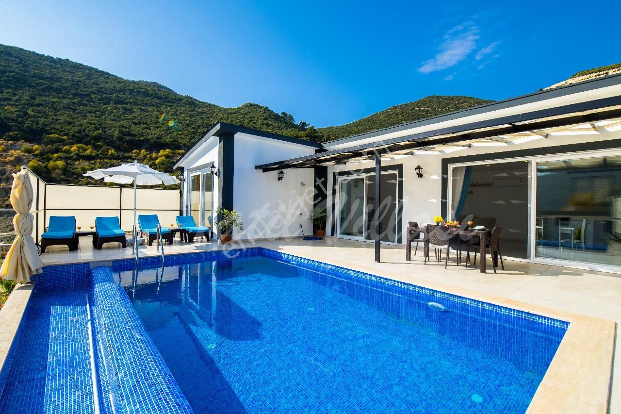 Kaş Kalkan' Da Korunaklı , Jakuzili , Özel Havuzlu 2 +1 Villa