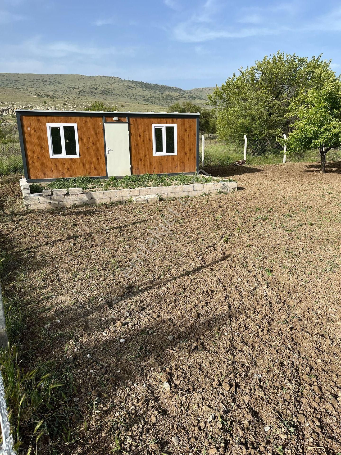 Ürgüp Karain Köyü Satılık Müstakil Ev Ürgüp Karain de  prefabrik evli bahçe satılık 