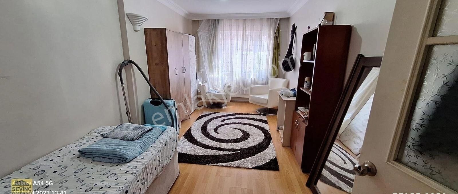 Üsküdar Valide-i Atik Satılık Daire SEVİNÇ EMLAKTAN/2+1 DZGİRİŞ/80 M2 /2 CEPHELİ /MASRAFSIZ DAİRE