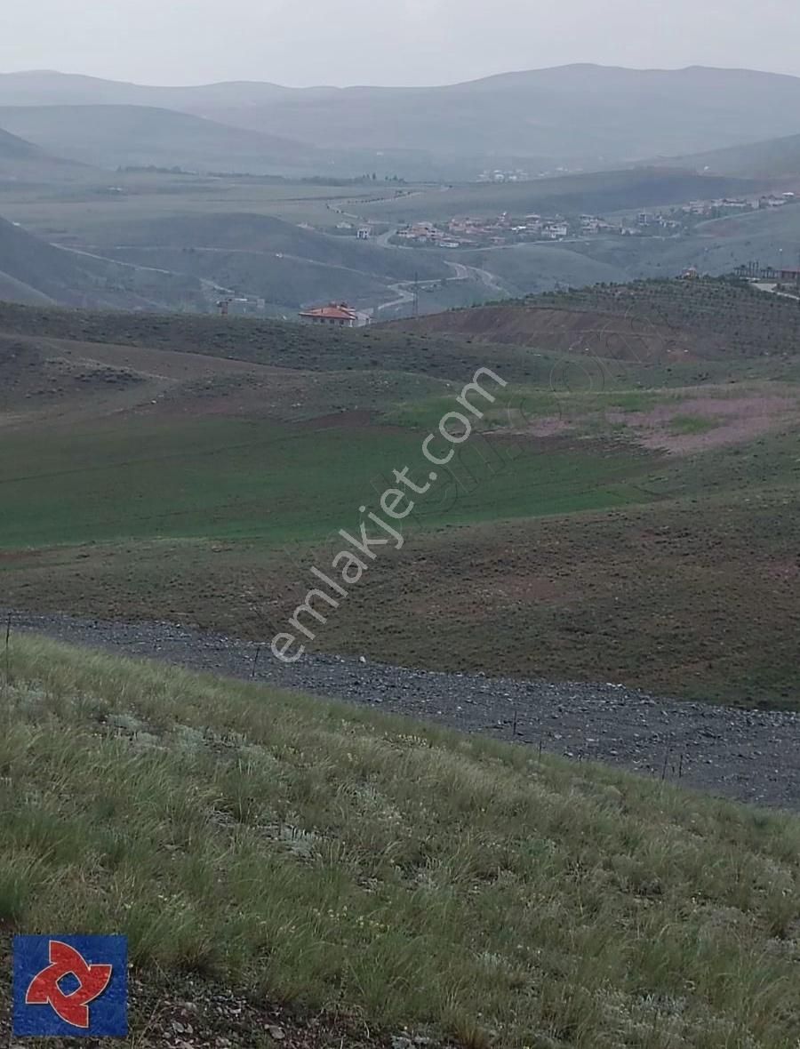 Çamardı Yeni Çarşı Satılık Tarla ÇAMARDINA HÂKİM MERKEZİNDE TEPE KONUMUNDA