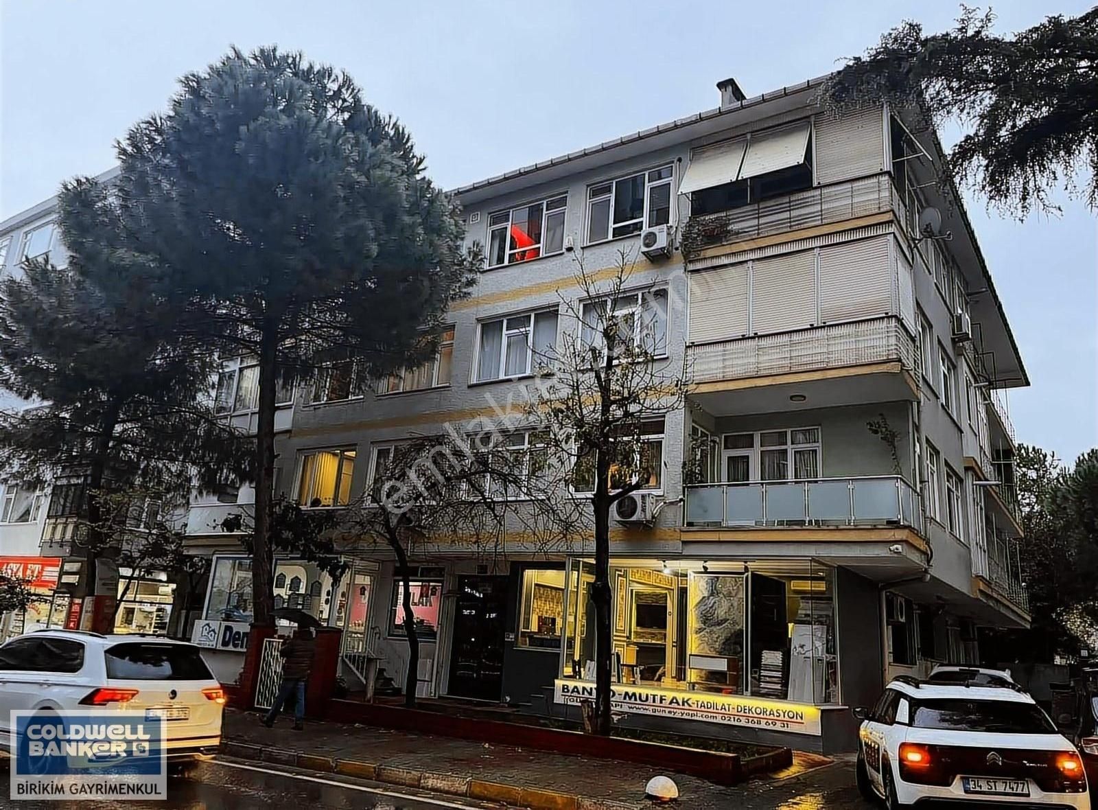 Kadıköy Merdivenköy Satılık Daire MERDİVENKÖY ŞAİR ARŞİ CADDESİNDE 2+1 SATILIK DAİRE