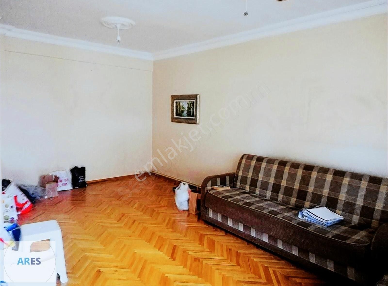 Maltepe Bağlarbaşı Kiralık Daire MALTEPE MERKZ İLANDA KONUM DOĞRU GENİŞ 100m2 net 2+1 3.KAT