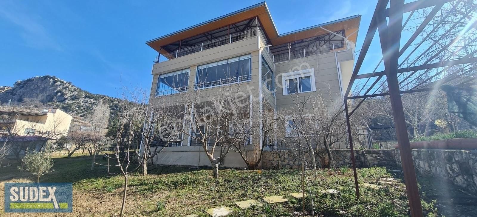 Toroslar Yeniköy Satılık Villa YENİKÖY YAYLASI 1500m2 ARSALI FULL İZOLASYONLU MASRAFSIZ VİLLA