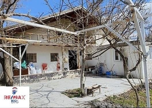 Kocasinan Erkilet Satılık Villa REMAX BİG'DEN ERKİLET EMMİLERDE KÖY İÇİ EVLİ BAĞ