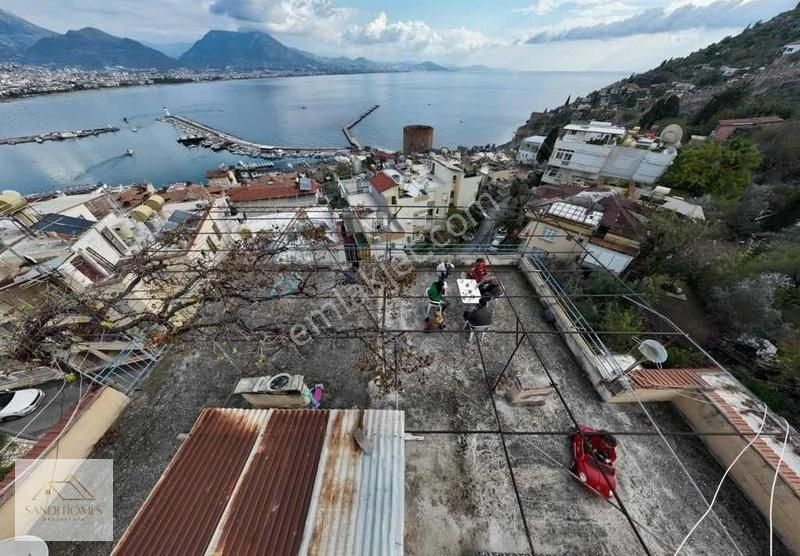 Alanya Çarşı Satılık Bina ALANYA ÇARŞI MAHALLESİNDE KALEDE SATILIK KOMPLE BİNA