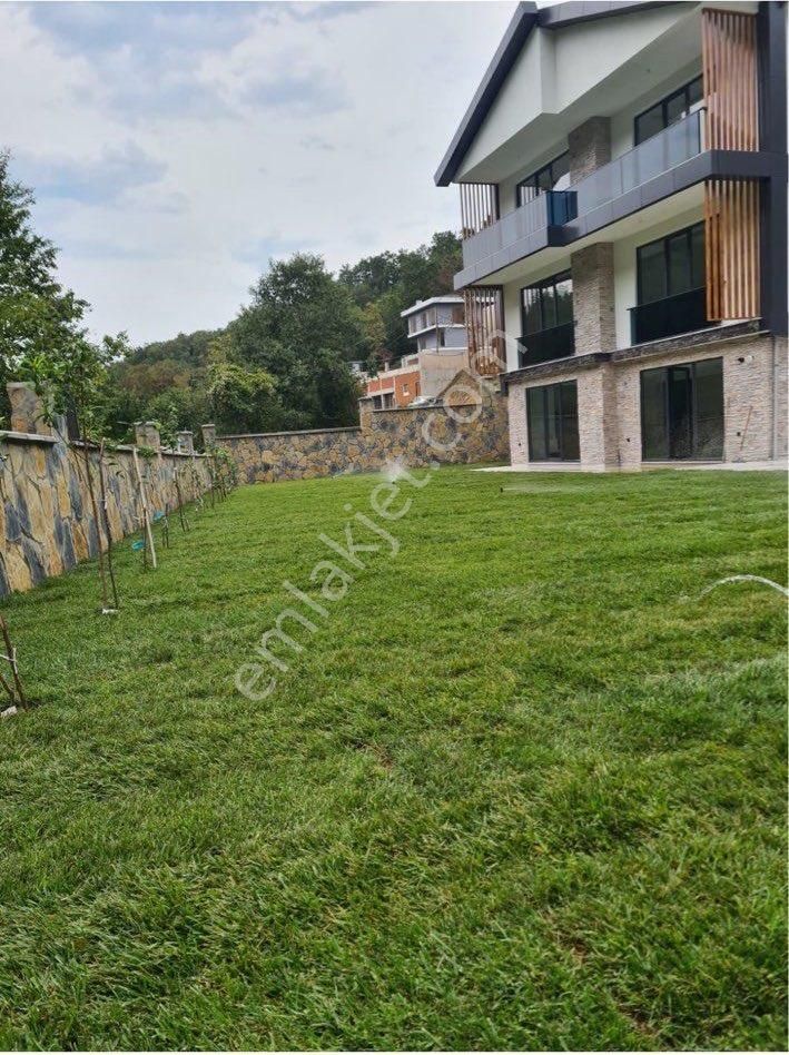 Şile Kızılcaköyde Satılık 6+1 Triplex Villa