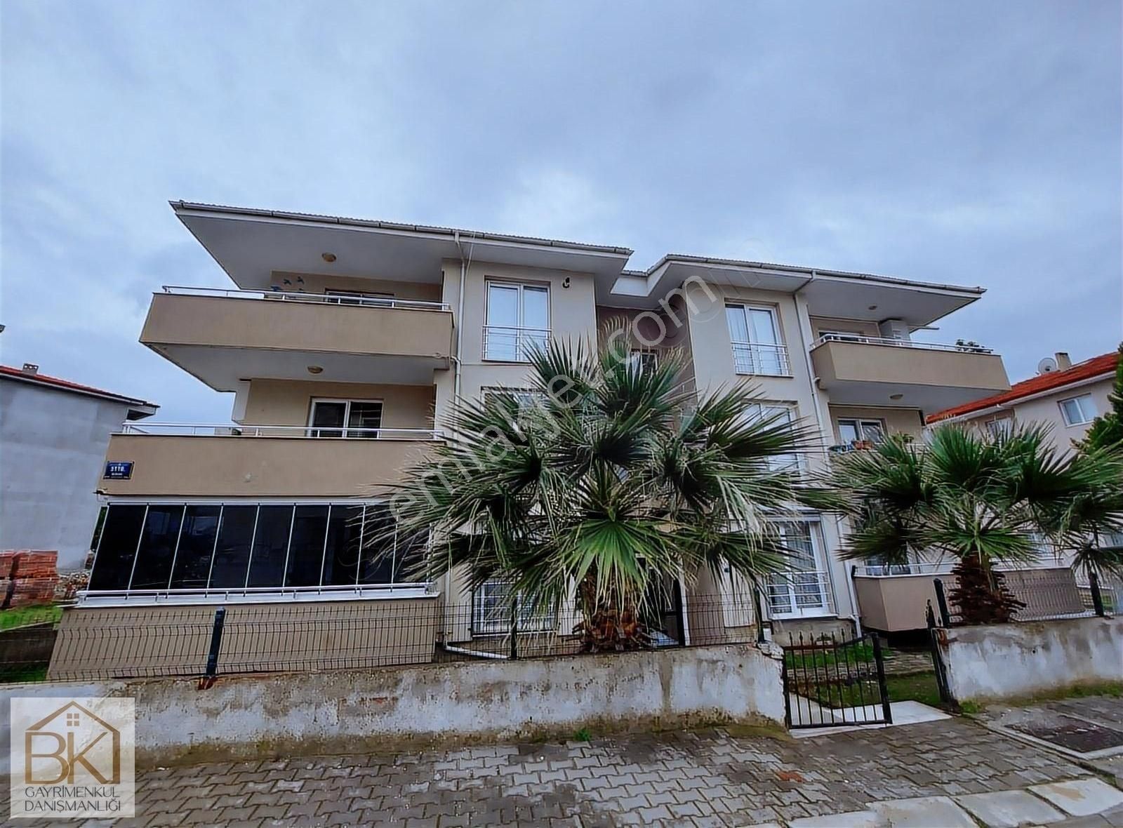 Selçuk Cumhuriyet Satılık Daire BK INTERNATIONAL GAYRİMENKUL'DEN SATILIK 3+1 GENİŞ DAİRE