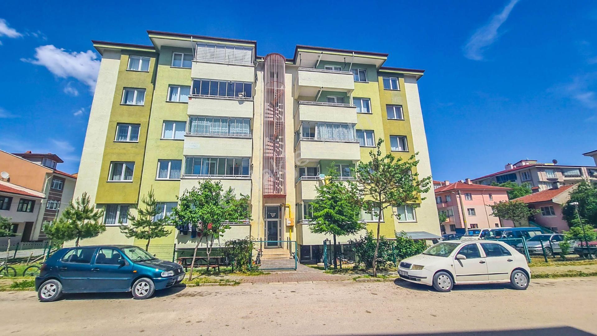 Bolu Merkez Sağlık Satılık Daire  SAĞLIK MAH. SATILIK 3+1 ARA KAT GÜNEY DOĞU CEPHELİ DAİRE