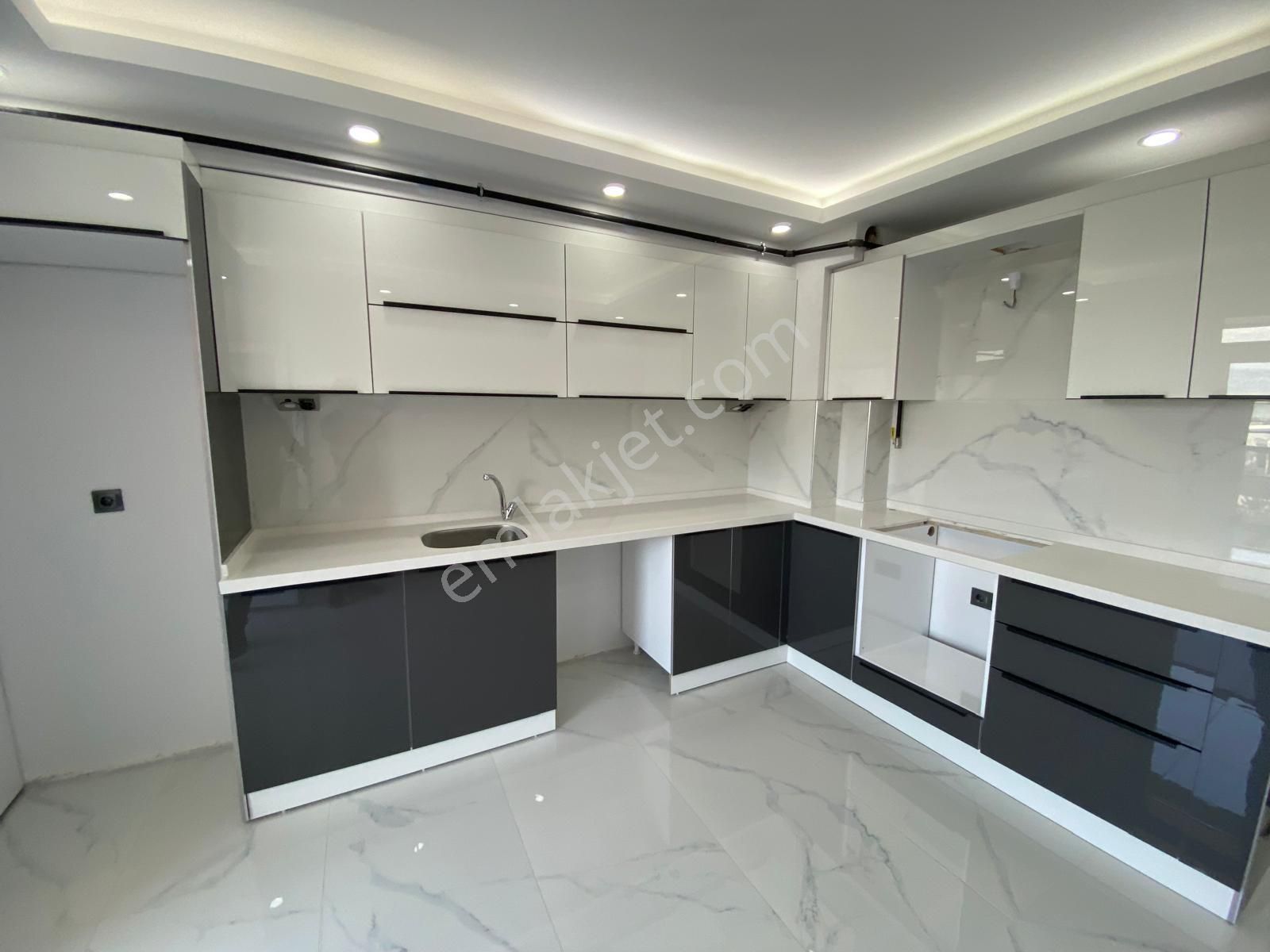 Tepebaşı Zafer Satılık Daire  ÖNÜ PARK ÖZEL GARAJ YERDEN ISITMALI 140M² LÜX 3+1 DAİRE BK-9