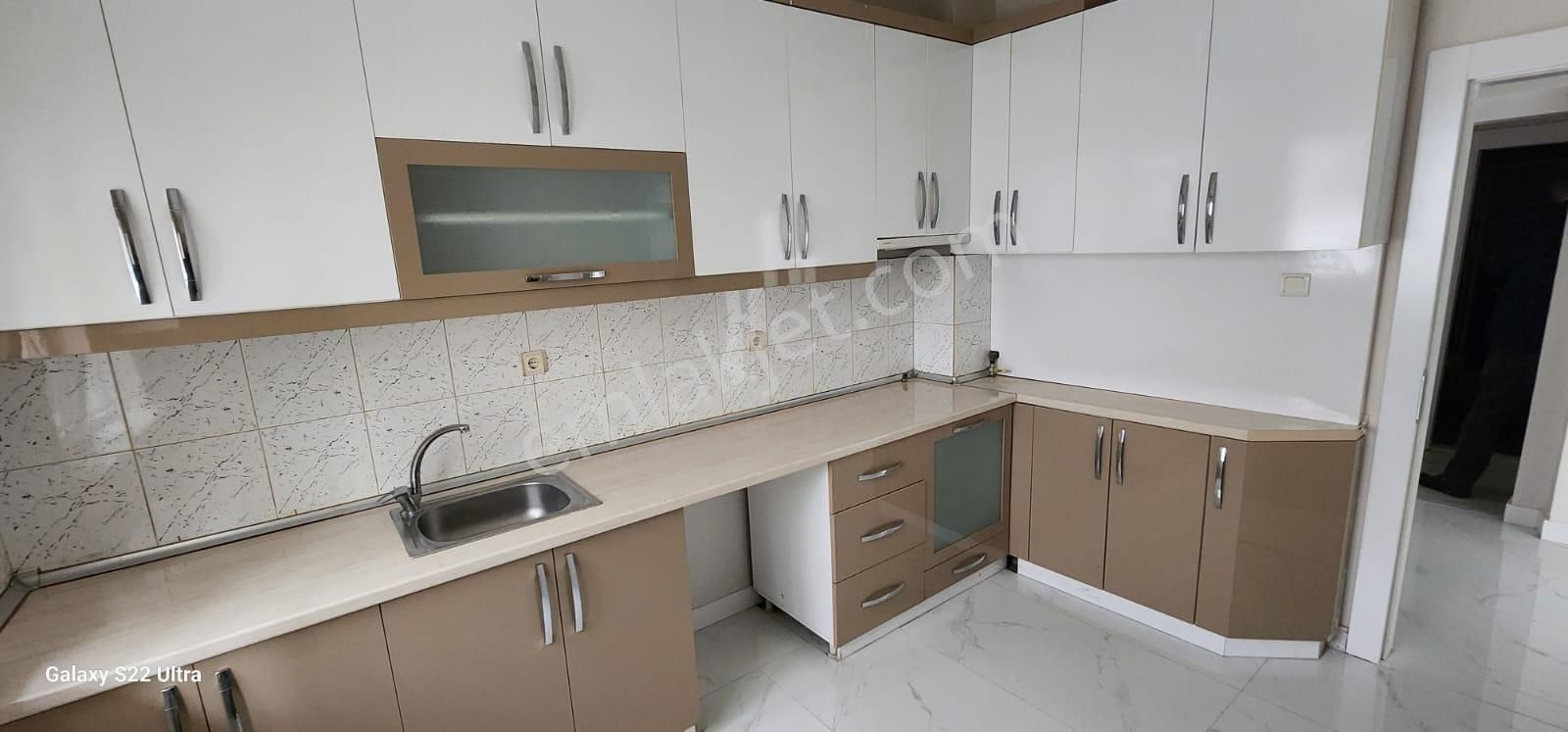 Çankaya Emek Satılık Daire  EMEK'TE SATILIK 3+1 Y.GİRİŞ ÖN CEPHE,FULL YAPILI,KOMBİLİ,BOŞ