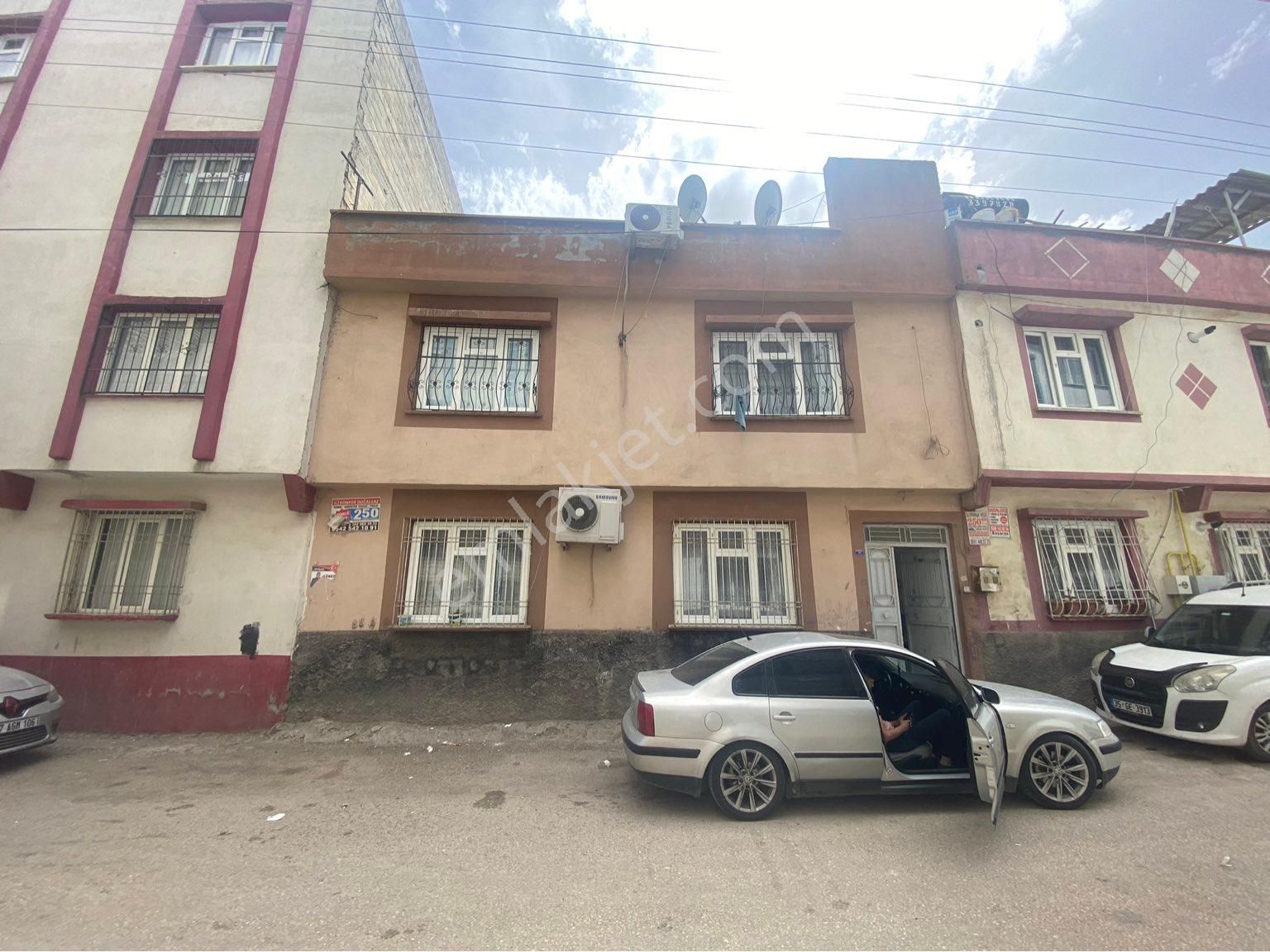 Şahinbey Güneş Satılık Müstakil Ev KAYALAR EMLAKTAN SATILIK IKI KATLI 155 METRE² MÜSTAKIL