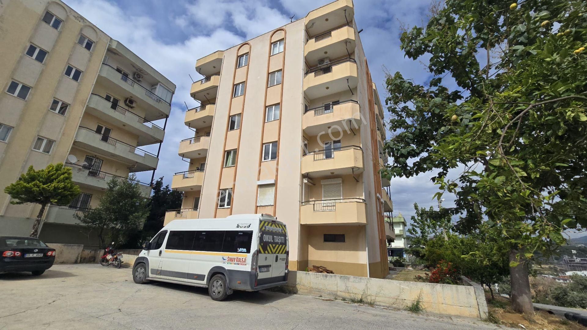 Kuşadası Kadınlar Denizi Satılık Daire  Kuşadası Merkezde Satılık 3+1 Ferah Daire