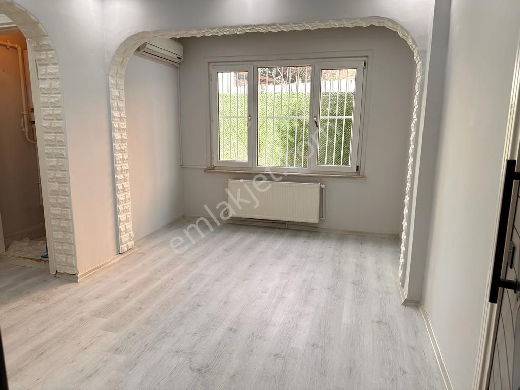 Fatih Silivrikapı Satılık Daire  KOCAMUSTAFAPAŞA ANA CADDE ÜSTÜNDE SATILIK BAHÇELİ 2+1 DAİRE