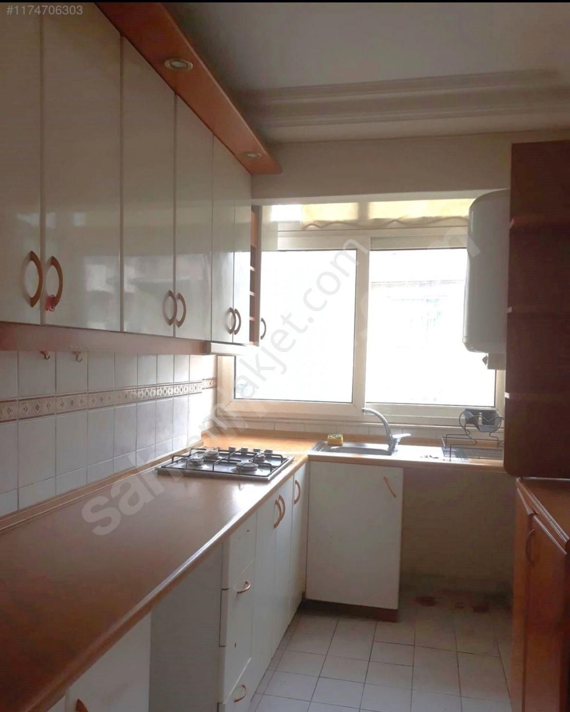 Kadıköy Bostancı Satılık Daire  BOSTANCI LUNAPARKA SAHİLE MARMARAYA ÇOK YAKIN  2+1 FIRSAT DAİRE