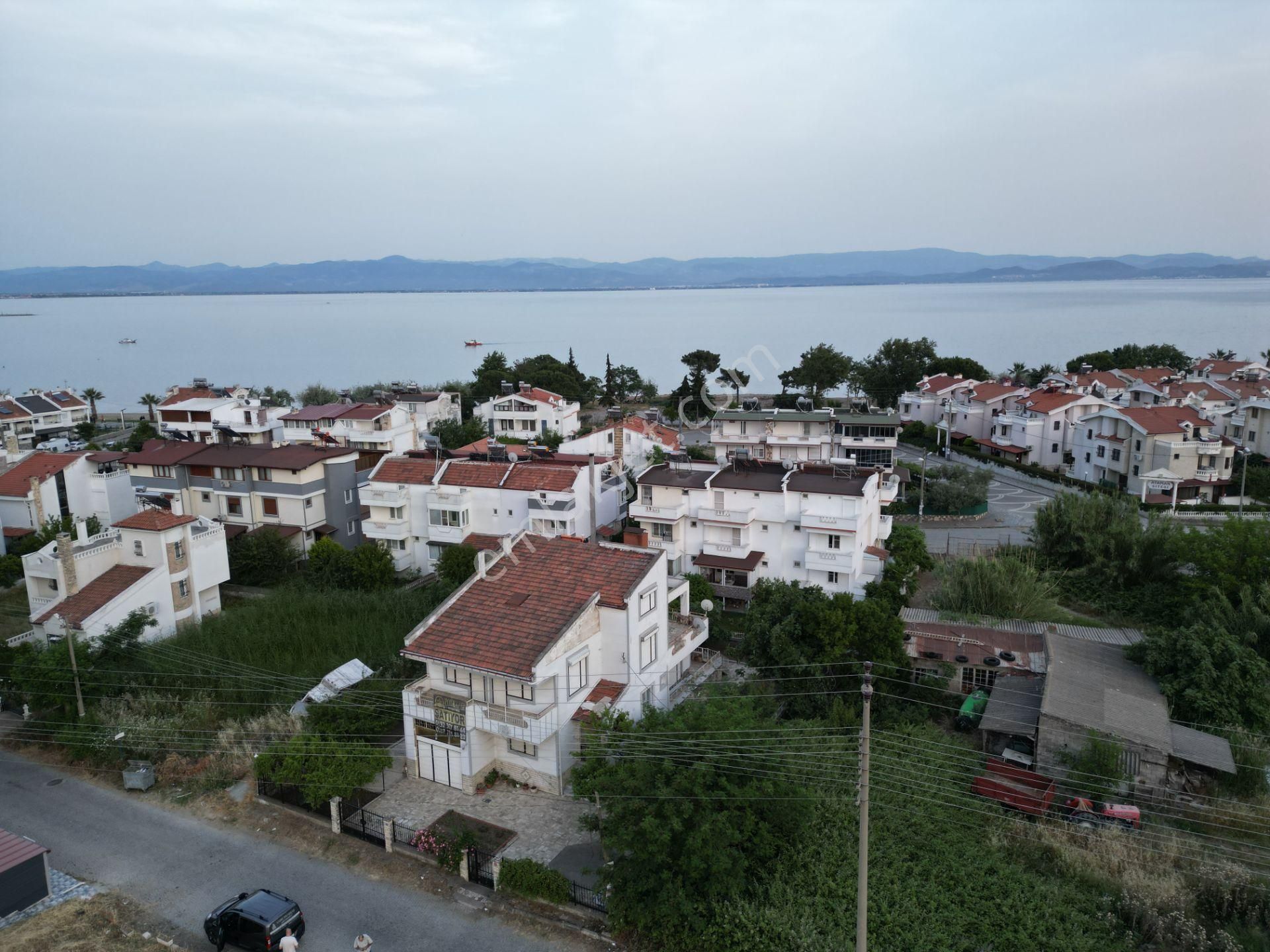Edremit Güre Cumhuriyet Satılık Villa  POYRAZ GAYRİMENKUL'den GÜRE'de SATILIK EŞYALI TEK MÜSTAKİL EV 