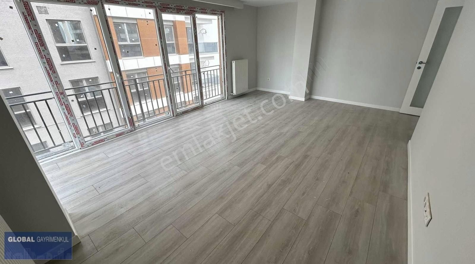 Tuzla Postane Satılık Daire POSTANE MAHALLESİNDE,E.BANYOLU,K.OTOPARKLI,LÜKS 3+1SATILIK DAİRE