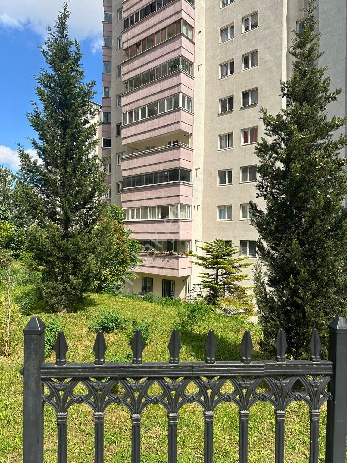 Beylikdüzü Adnan Kahveci Satılık Daire BEYLİKDÜZÜ ADNAN KAHVECİ MAH.ALTIN KENT SİTESİ 3+1 GENİŞ SATILIK DAİRE