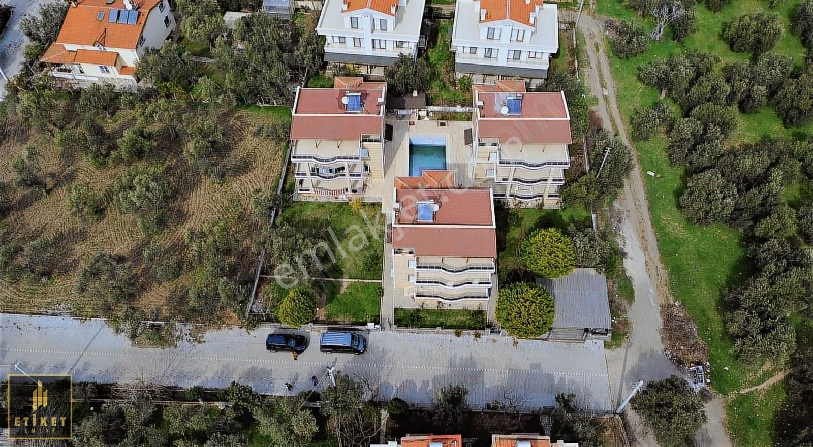 Ayvacık Küçükkuyu Bld. (Mıhlı) Satılık Villa ETİKET'TE 1.344M² İÇERİSİNDE 3 ADET MÜSTAKİL HAVUZLU VİLLALAR