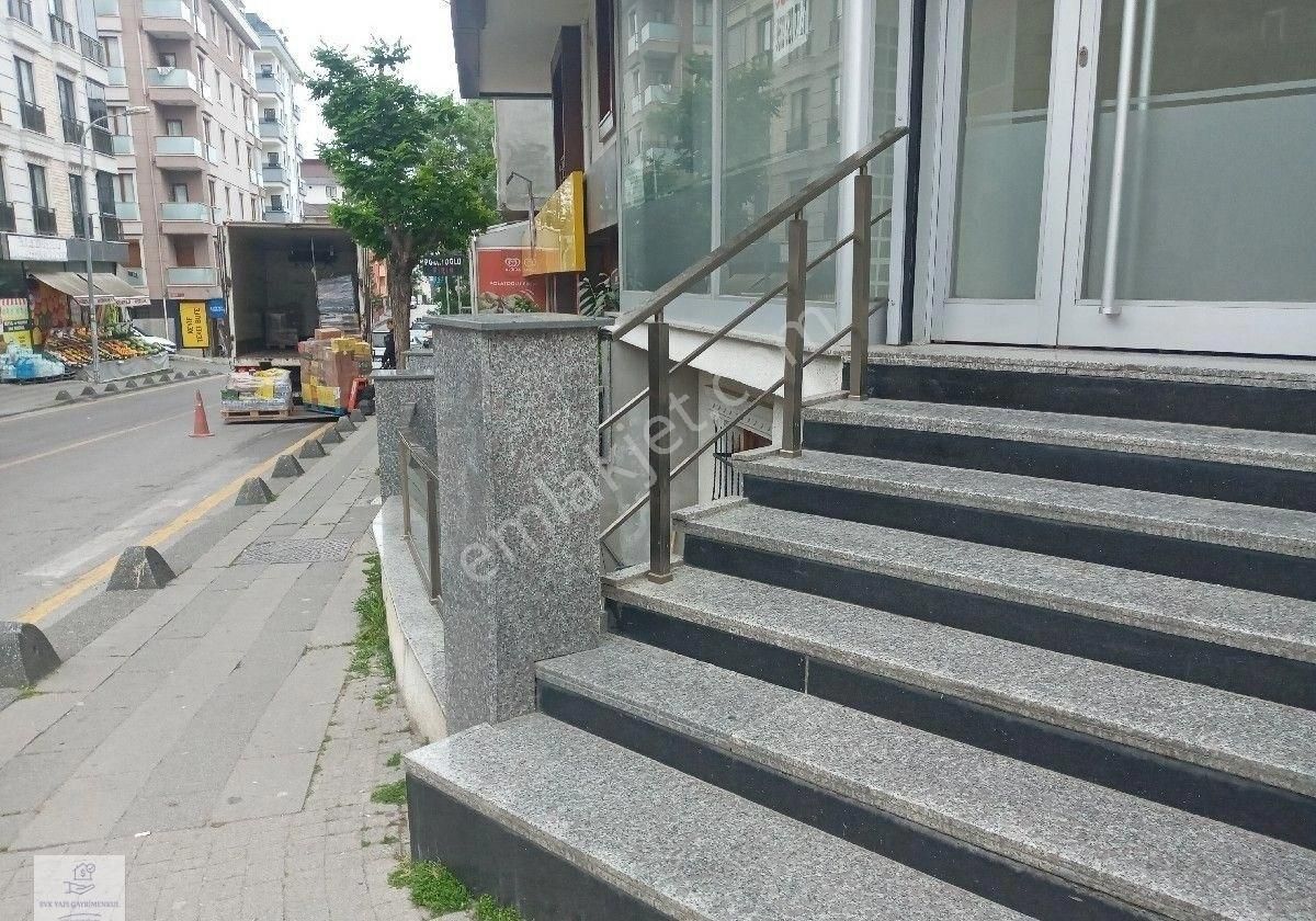 Çekmeköy Cumhuriyet Kiralık Ofis ÇEKMEKÖY TASDELEN AYDINLAR MH.DE CADDE ÜZERİNDE KİRALIK HER İŞE UYGUN DÜKKAN