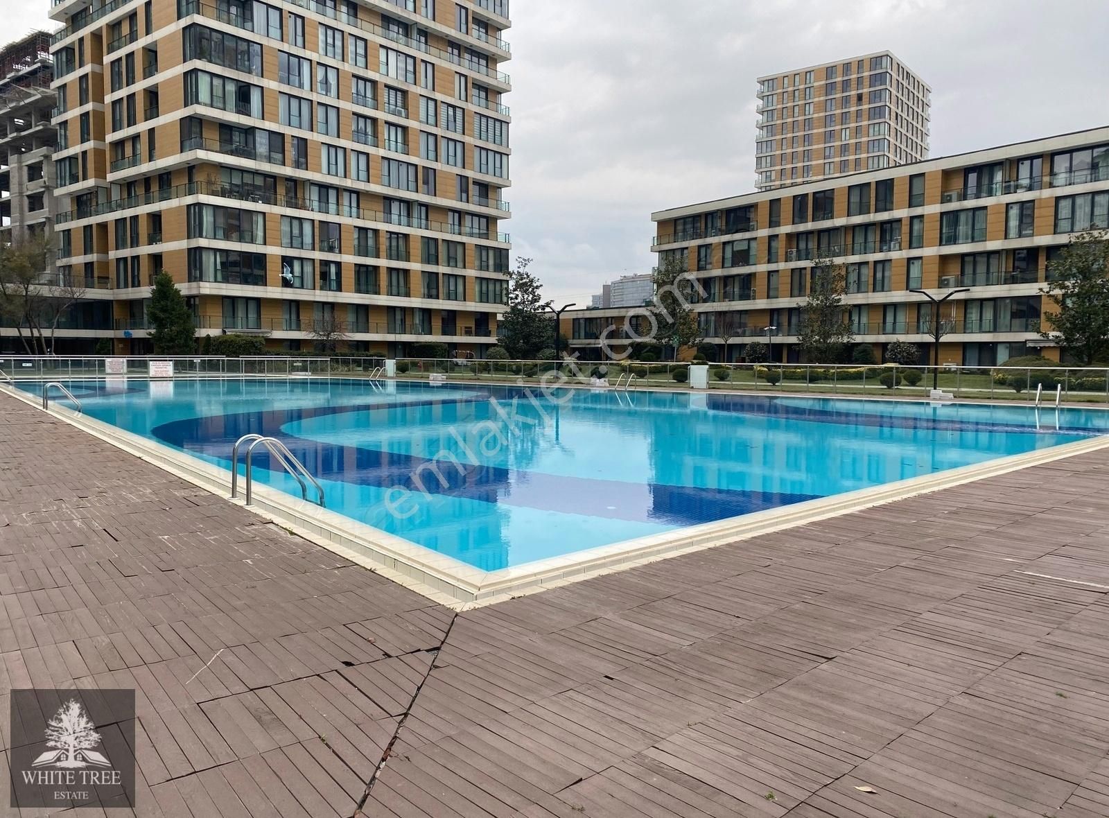 Bahçelievler Yenibosna Merkez Metroya Yakın Kiralık Daire İSTWEST'DE 1+1 FULL EŞYALI KİRALIK DAİRE