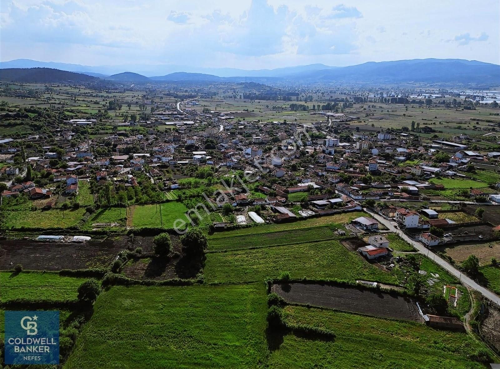 Yenice Pazarköy Köyü (Cumhuriyet) Satılık Konut İmarlı Çanakkale Yenice Pazarköy Köyünde 488 M² Satılık Arsa !