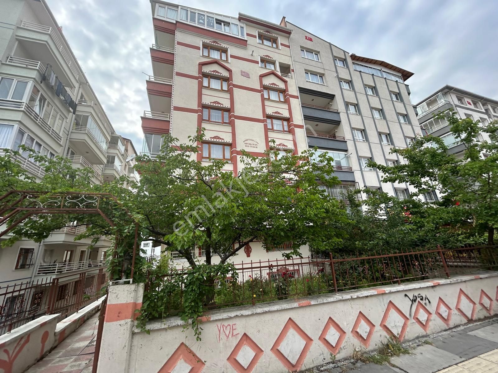 Etimesgut İstasyon Satılık Daire  İSTASYON MAH.2.KAT ASANSÖRLÜ 135M2 ARAKAT 3+1 DAİRE FIRSATI