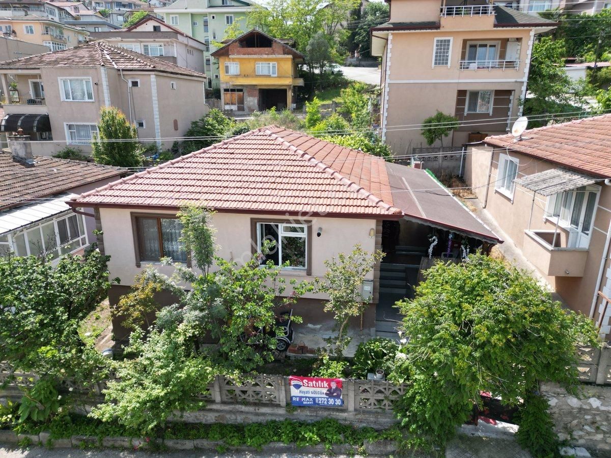 Serdivan İstiklal Satılık Müstakil Ev REMAX MAVİDEN SERDİVANDA 240 M² ARSA İÇİNDE BAHÇELİ VERANDALI DOĞALGAZLI MÜSTAKİL EV