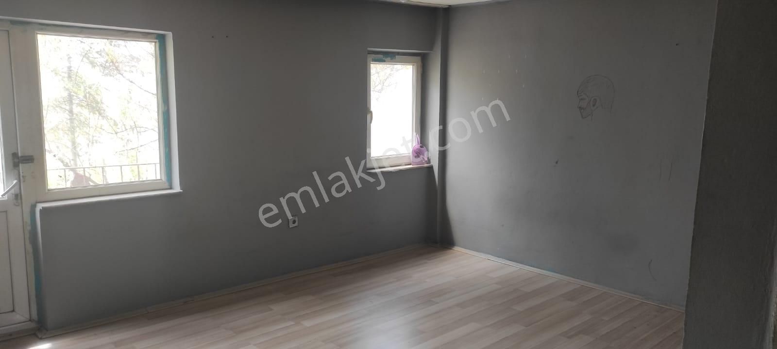 Çankırı Merkez Kırkevler Kiralık Daire  GİRİŞ KAT SOBALI 2+1 KİRALIK DAİRE