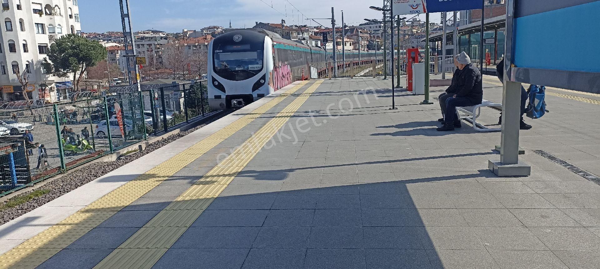 Maltepe Küçükyalı Satılık Daire  KÜÇÜKYALI MARMARAY'A YAKIN 2+1 ÖN CEPHE BALKONLU DAİRE CEYDA'DAN