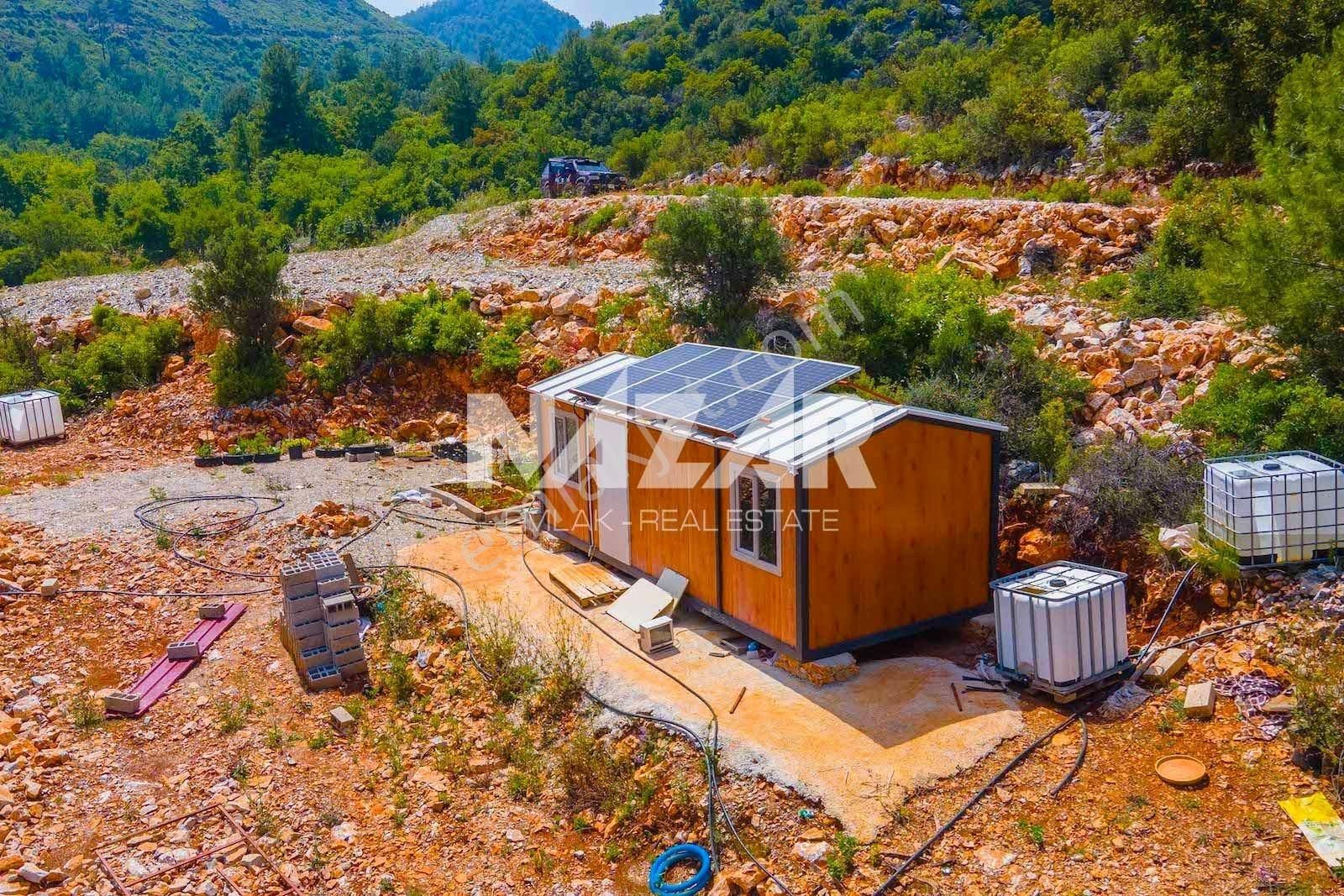 Alanya Asmaca Satılık Tarla Alanya Asmaca'da 3.702 m² Tarla ve 1+1 Konteyner Ev