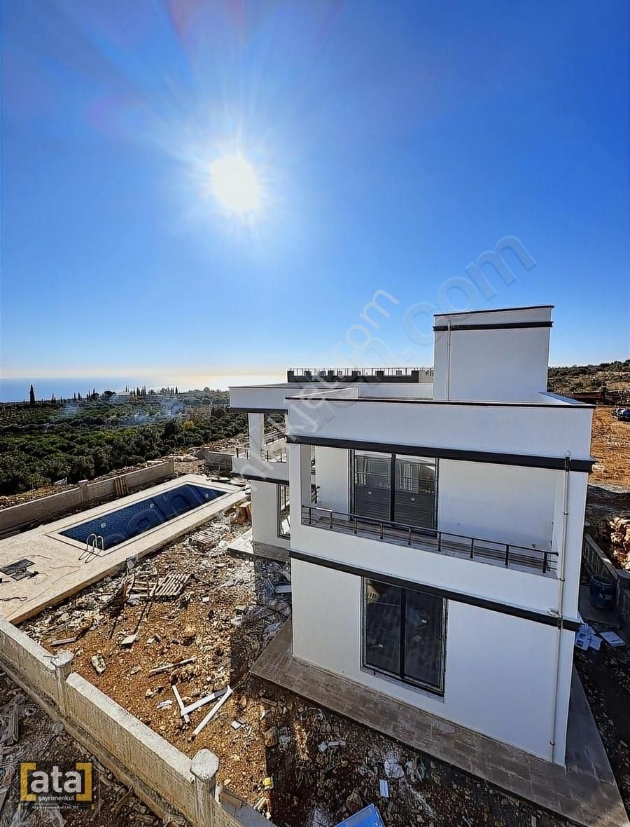 Erdemli Tırtar Satılık Villa MERSİN ERDEMLİ TIRTAR'DA DENİZ MANZARALI SATILIK 4+1 VİLLA.