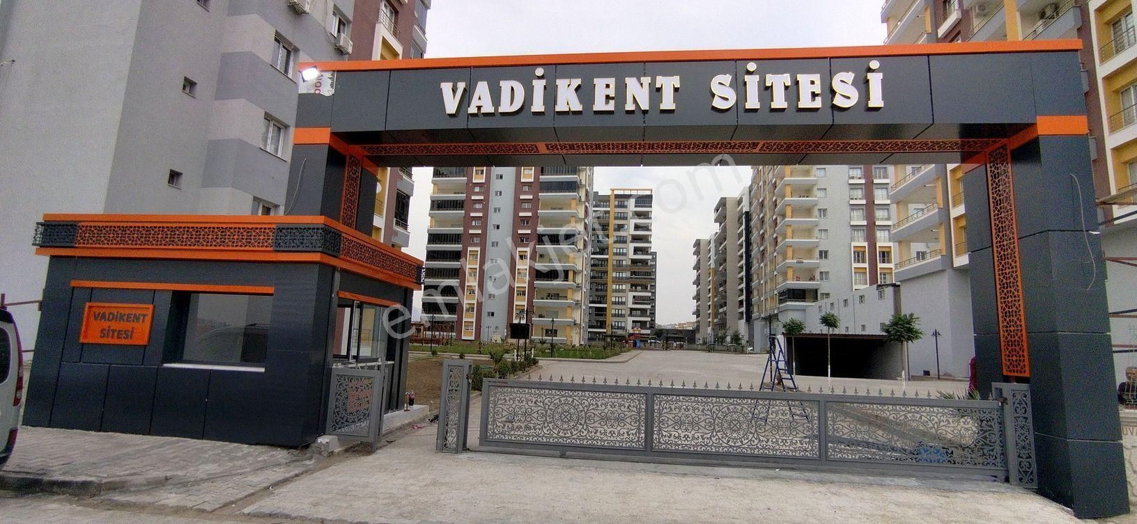 Kızıltepe Yenikent Satılık Daire YÜCEAY EMLAK Vadikent Sitesinde Satılık 3+1 Lüks Daire 175m2