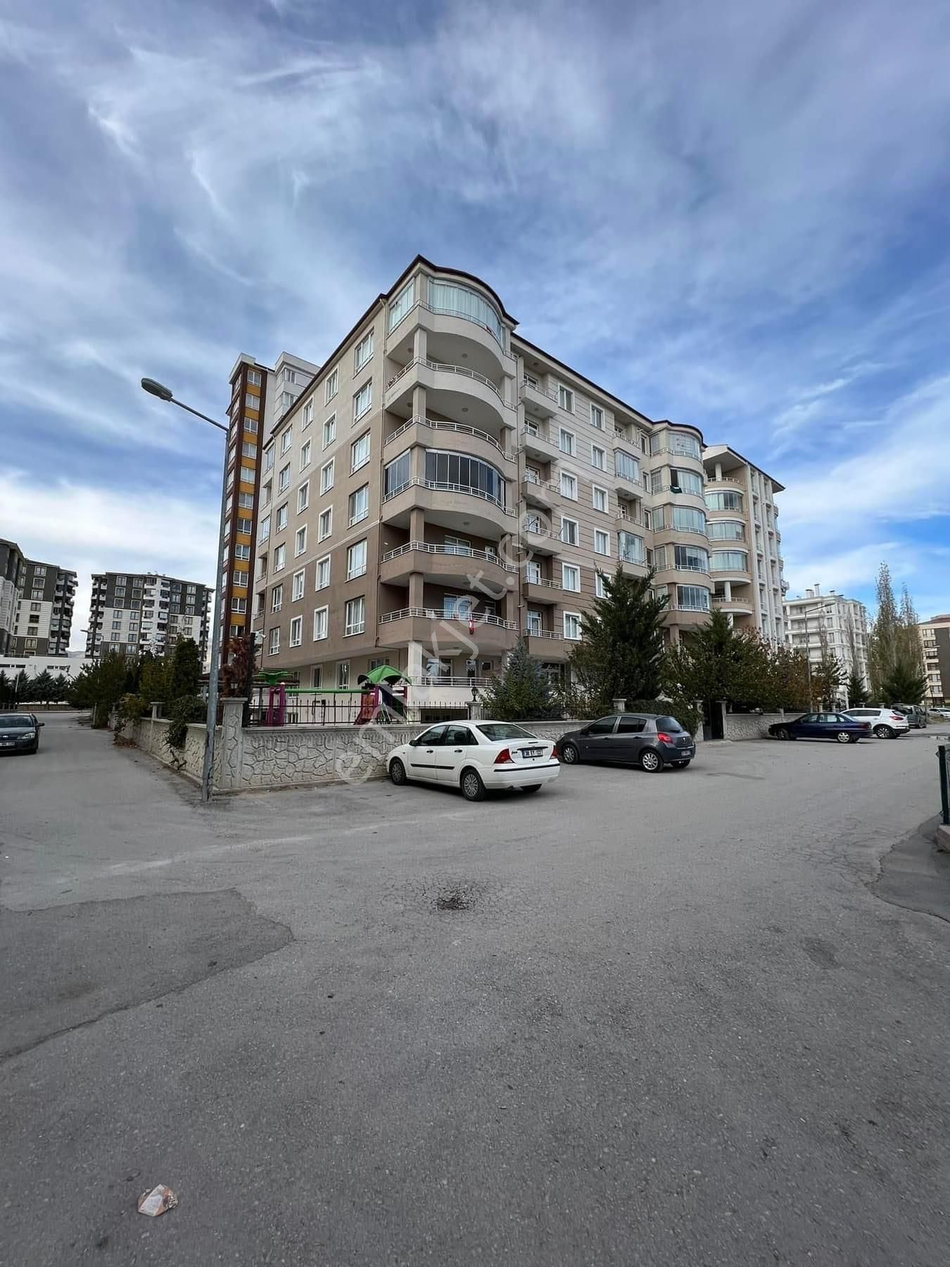 Niğde Merkez Aşağı Kayabaşı Satılık Daire  NİĞDE MERKEZ BOR YOLUNDA 6.KAT 3+1 ODA FUL YAPILI SATILIK DAİRE 