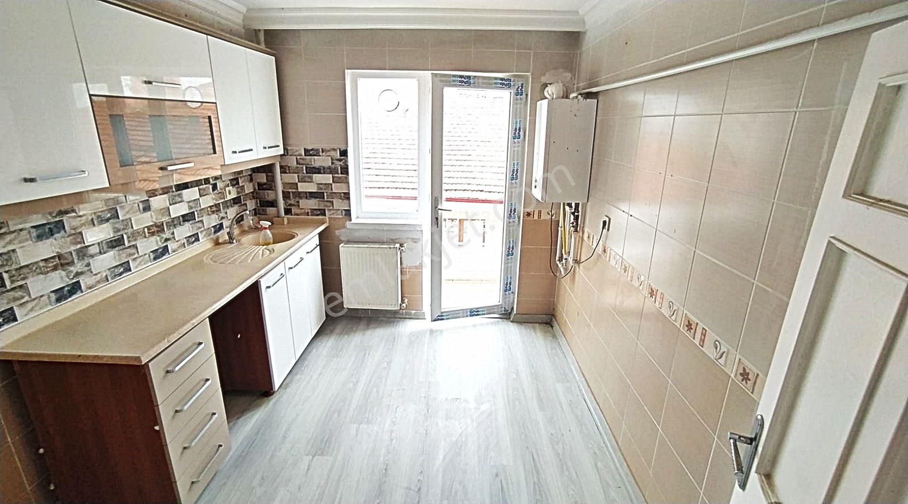 Keçiören Osmangazi Kiralık Daire  UFUKTEPE ANA CADDE ÜSTÜ PERŞEMBE PAZARI ALTINDA 130 M2 3. KAT 3+1 MANZARALI 