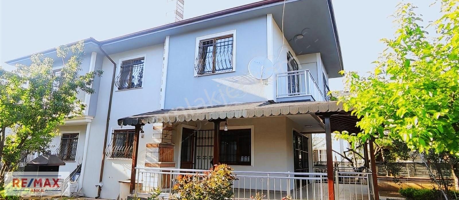 Şile Kumbaba Kiralık Villa Şile Kumbaba'da 450m2 Arsa İçerisinde Bahçeli 5+1 Kiralık Villa